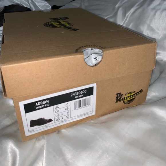 BRAND NEW doc martens Adrian tassel cherry red - Picture 5 of 5